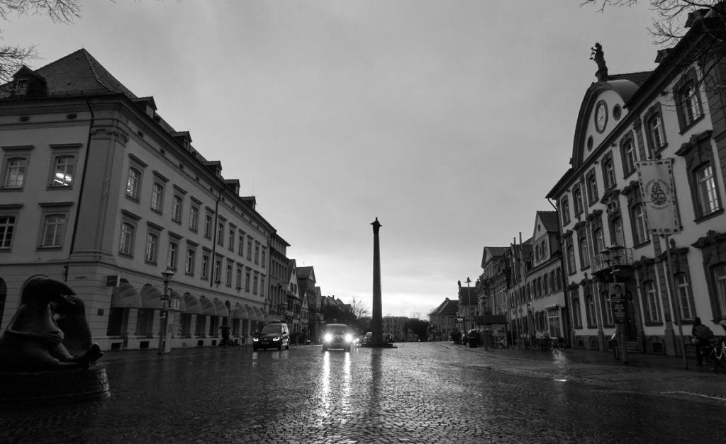 Stadt im Regen