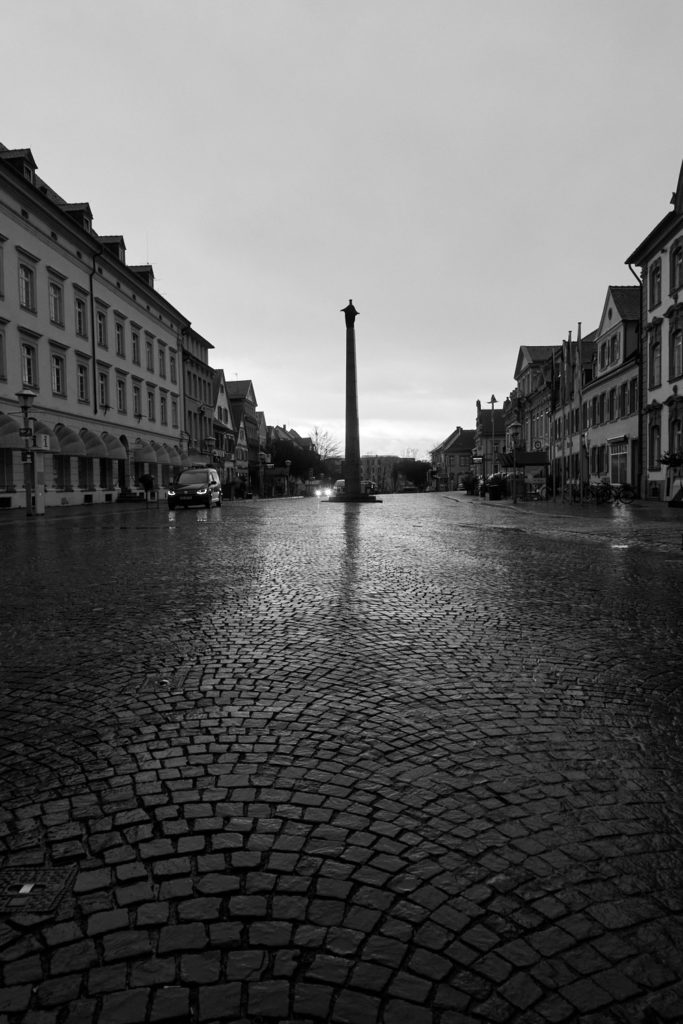 Stadt im Regen